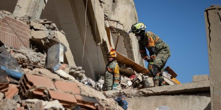 Venezuela eleva a 1.719 los fallecidos por los terremotos mientras continúan las labores de rescate