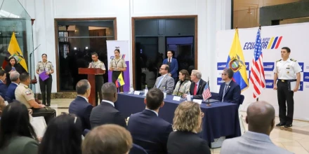 FBI en Ecuador reforzará investigaciones contra narcotráfico y lavado de activos