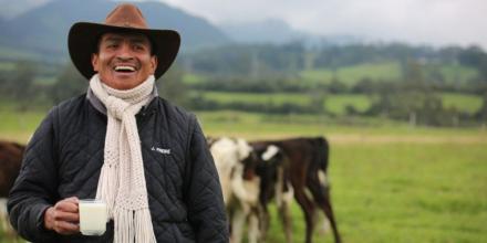 Ecuador realiza su primera exportación de leche UHT a El Salvador 