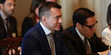 Gobierno oficializa el fin de los aranceles del 100 % a productos colombianos 