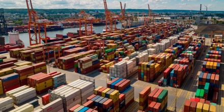 Tensión en Ormuz encarece fletes y presiona exportaciones ecuatorianas