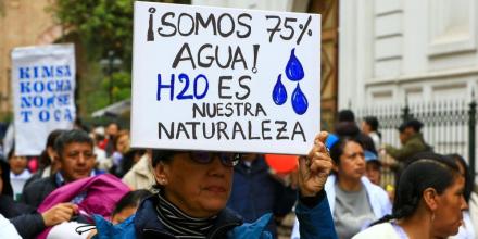 Miles de personas marcharon en Cuenca para rechazar proyecto minero