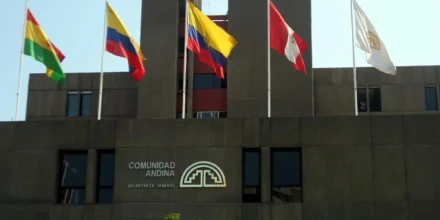 La CAN exige a Ecuador y Colombia frenar escalada arancelaria en 10 días