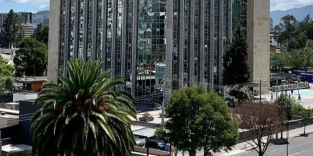 Gobierno anuncia fusión de ministerios y reducción de la estructura estatal