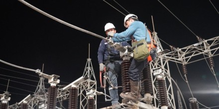 Antigüedad y sobrecarga elevan el riesgo de fallas en la red eléctrica de Ecuador