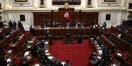 Perú: Congreso frena intento de derogar reestructuración de Petro-Perú
