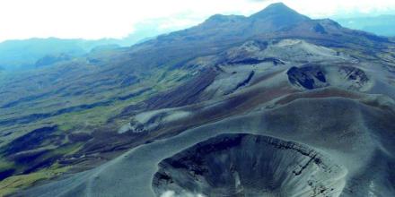 Volcán Puracé sigue inestable y emite columnas de ceniza de hasta 400 metros