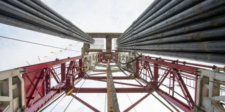 Alza del petróleo sumaría hasta USD 50 millones en marzo; Gobierno acelera medidas para estabilizar ingresos