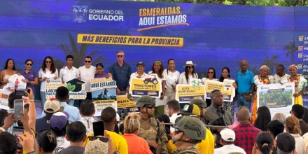 Gobierno condonará deudas de pescadores y entrega apoyo productivo en Esmeraldas