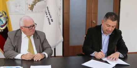 Una moderna refinería se construirá en Santa Elena 