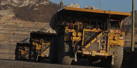 Perú enfrenta minería ilegal en todas sus regiones