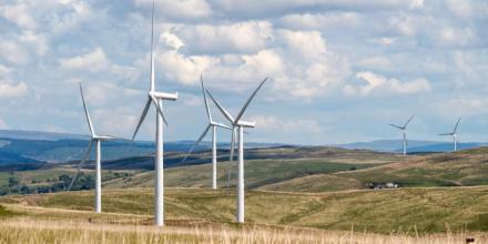 Ecuador tardará al menos dos años en aprovechar energía renovable privada