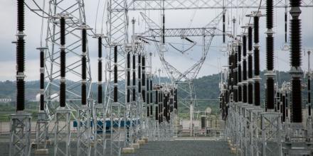 Ecuador recibe cooperación para reforzar su sistema eléctrico