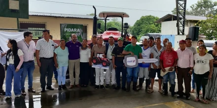 Impulso al agro en Sucumbíos: productores reciben maquinaria, insumos y títulos de tierra