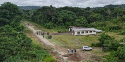Fuerzas Armadas destruyen una presunta pista clandestina en la Amazonía de Napo