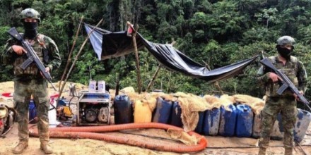 Fuerzas Armadas destruyen maquinaria de minería ilegal valorada en más de USD 224.000