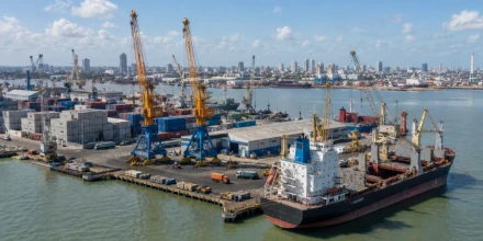América Latina acelera millonaria modernización portuaria y Ecuador busca ganar espacio en el Pacífico