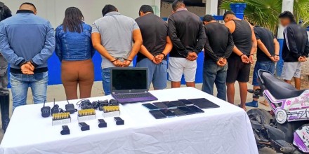 4 policías peruanos fueron detenidos en El Oro por comercialización de armas