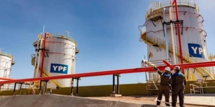 YPF incorpora a Eni y XRG al proyecto de gas en Vaca Muerta para exportaciones de GNL