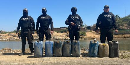 Hallan rutas de transporte de explosivos y combustible en la frontera entre Ecuador y Perú