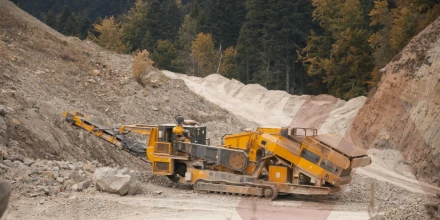 Ecuador enfrenta rezago en inversión minera pese al liderazgo regional