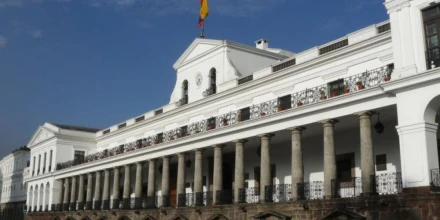 Ecuador coloca USD 1.000 millones en bonos internacionales con menor tasa de interés
