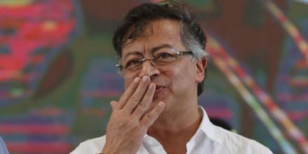 Colombia: ministro de Minas y Energía pide aumentar el salario mínimo por encima del 23 % y convoca protestas