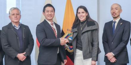 Ecuador y Japón se unen para proteger las áreas marino-costeras