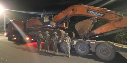 Fuerzas Armadas intervienen en Pastaza y afectan operaciones de minería ilegal