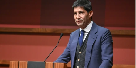 Kevin Warsh asume la presidencia de la Fed tras aprobación del Senado de EE.UU.