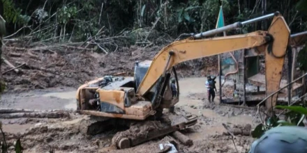 Ejército de decomisa más de 11.300 litros de combustible para minería ilegal