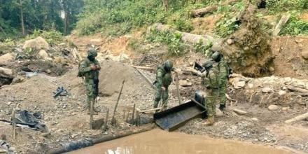 Fuerzas Armadas desmantelaron 2 campamentos de minería ilegal en Sucumbíos
