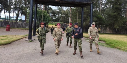 Chile y Ecuador impulsan cooperación militar contra el crimen organizado
