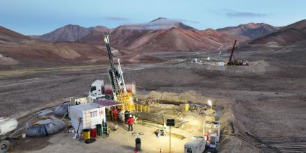 Canadiense McEwen prevé invertir $ 3.000 millones en mina de cobre en Argentina