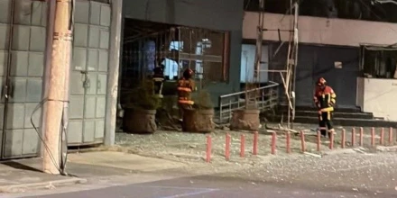 Explosión afecta las instalaciones de Arcom en Quito, un guardia resultó herido