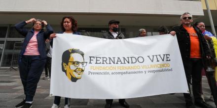 Expolicía dice que vigilaba a Villavicencio a pedido de Serrano y Salcedo