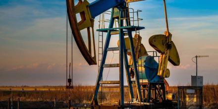 El petróleo WTI, referente de Ecuador, subió a $ 63,13