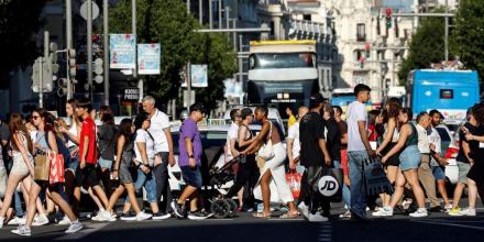 Migrantes con residencia en España suben 4,5?% respecto a 2024 