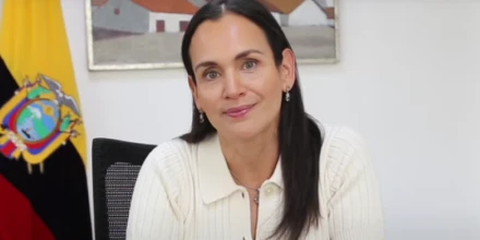 Noboa releva a Inés Manzano del Ministerio de Energía en medio de crisis eléctrica