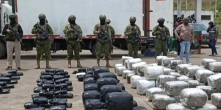 Militares decomisan más de 500 kilos de marihuana ocultos en vehículo en Carchi