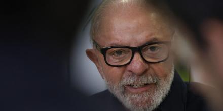 Lula afirmó que para Brasil sería "incoherente" e "irresponsable" renunciar al petróleo