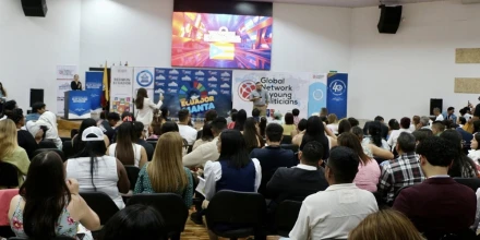 Jóvenes de Zamora Chinchipe fortalecen liderazgo en cumbre internacional y proyectan su impacto en la Amazonía
