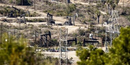 El petróleo WTI, referente de Ecuador, cayó un 2 %