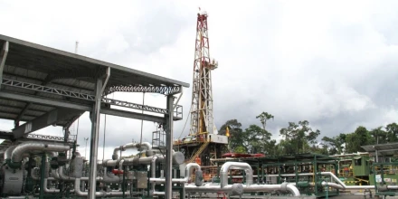 Ecuador reorienta su economía hacia el petróleo, la minería y la construcción