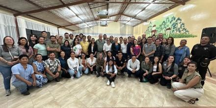 Ecuador puso en marcha su plan para proteger a los delfines de río
