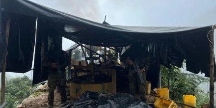 Ecuador destruye 129 campamentos de minería ilegal en el Parque Nacional Podocarpus