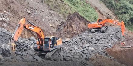 Las obras para estabilizar talud en la vía Cuyuja-Baeza avanzan