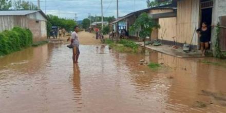 Perú: Desborde de ríos afecta a decenas de viviendas en la Amazonía