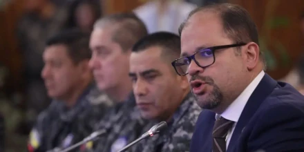 Operativo en siete provincias busca desarticular red de presunto tráfico internacional de armas