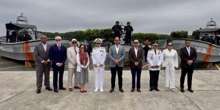 Ecuador refuerza control marítimo con lanchas donadas por EE.UU.